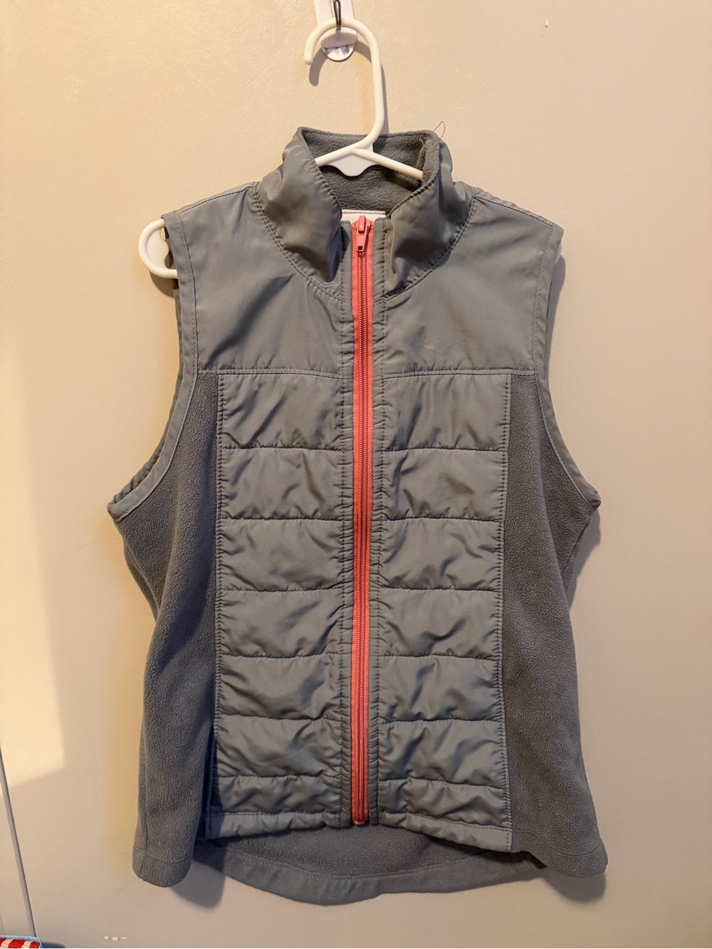 Everlast Grey Puffer Vest with Pink Zip